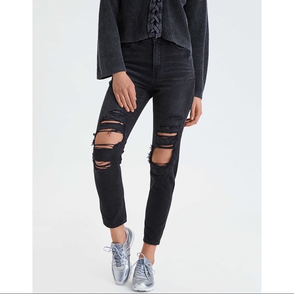 American Eagle Outfitters Denim - American Eagle distressed stretch mom jeans 🌸